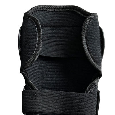 Los protectores de rodilla Black Elbow se ajustan a todos y se pueden personalizar