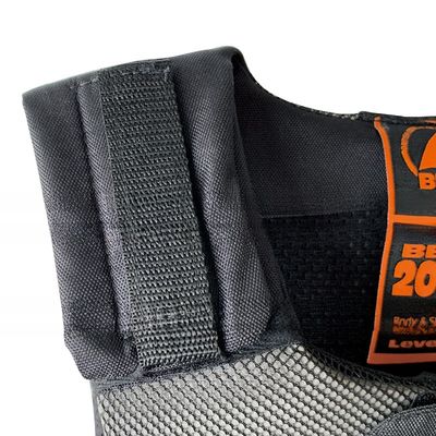 Vestido infantil negro con almohadilla de espuma certificado para actividades al aire libre de equitación/equitación
