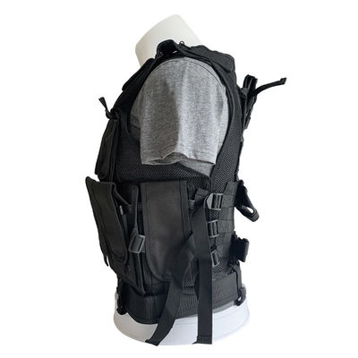 Confortable chaleco negro de protección con varias bolsas para el cuerpo y el equipo de tela