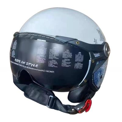 Casco de motocicleta ABS blanco para conducir con/sin LED