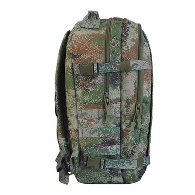 Mochila impermeable de 24L de capacidad con correas con sistema Molle y tejido de Oxford 600D