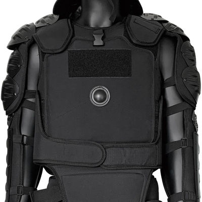Fox-107 traje antidisturbios con armadura resistente al impacto.